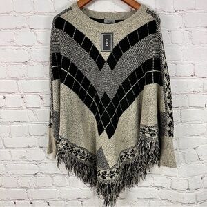 Womens Poncho Sweater size Large XL Oversized Fringe Hem Handkerchief Batwing